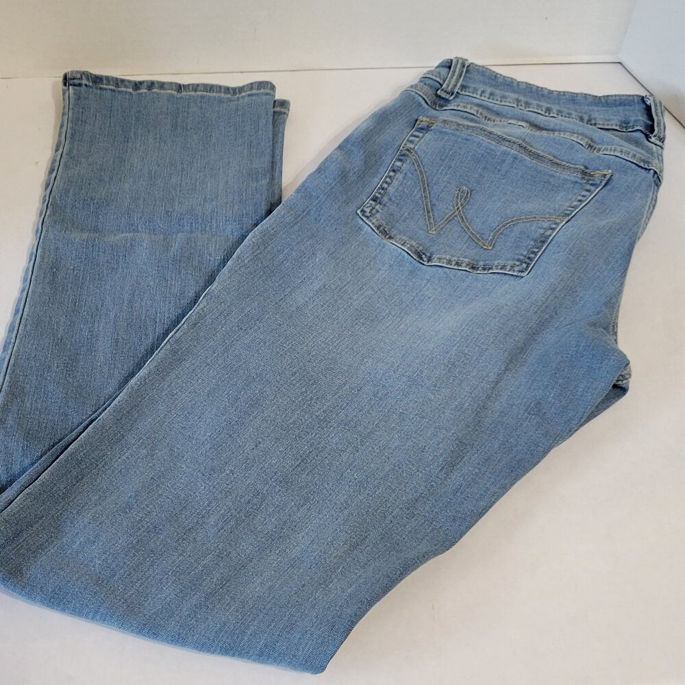 Wrangler Essential Straight Jean Light Brianna Wash 11/12x36 - 1009MWTGB